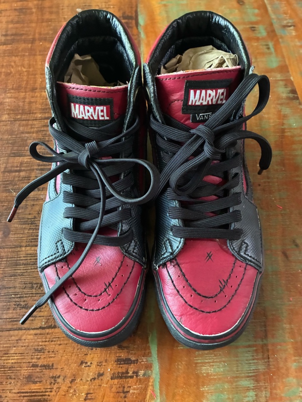 Vans Sk8-Hi Marvel Deadpool Sneakers 4.5 youth